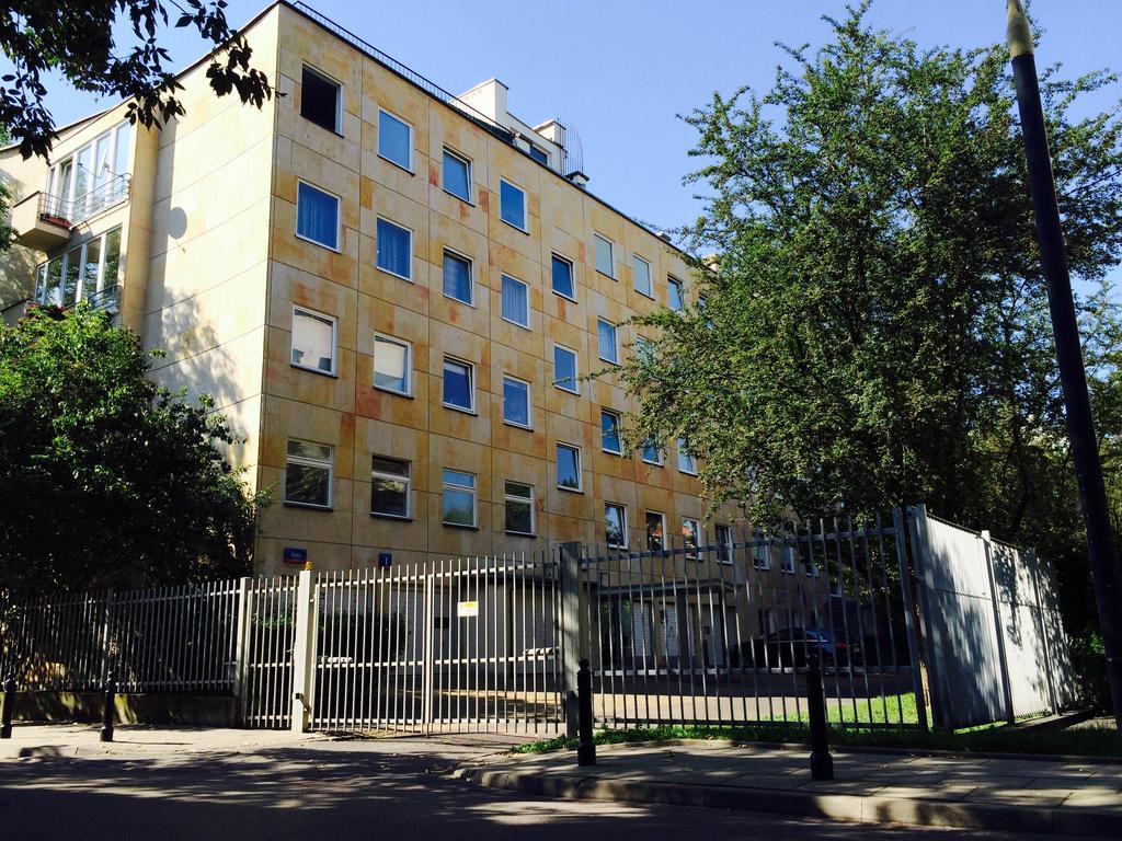 Lovely Garden Flat Near Royal Park Varsóvia Exterior foto